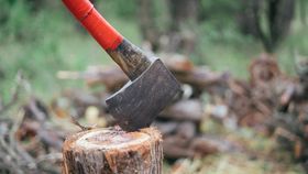 Clipe de groază la maternitatea din Botoșani, unde Alexandra s-a stins din viață! Un bărbat a intrat cu toporul în unitatea medicală